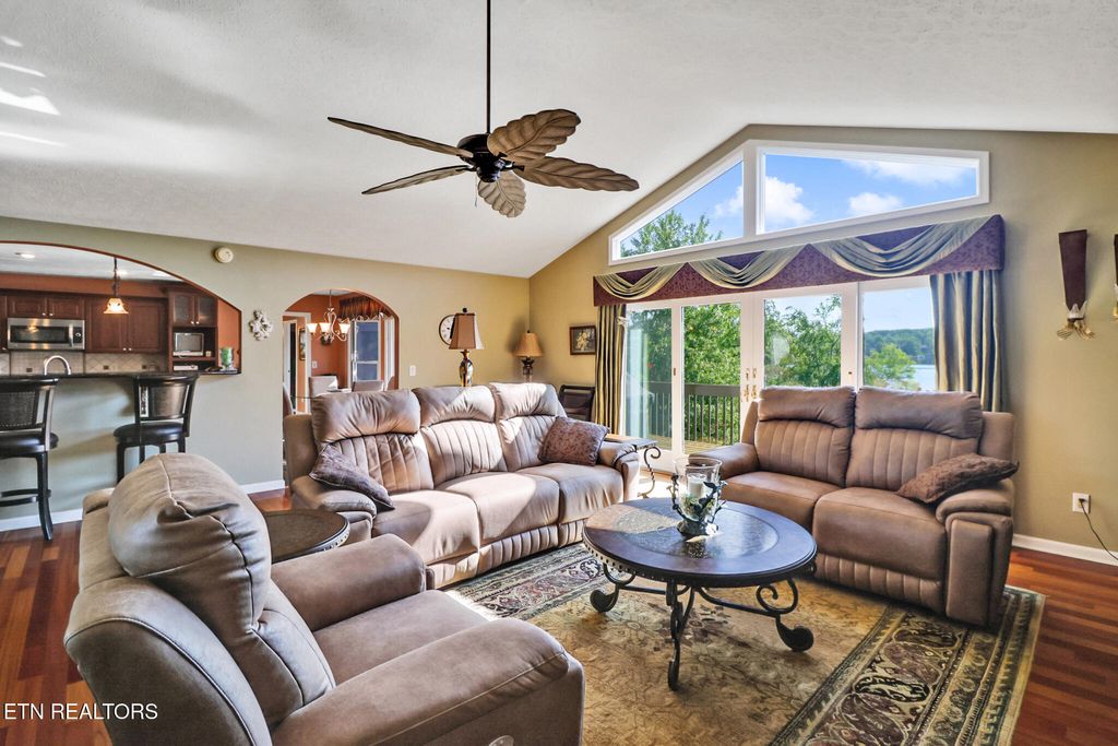 Photo of 16 Victoria Way, Fairfield Glade, TN 38558 (MLS # 1314847)