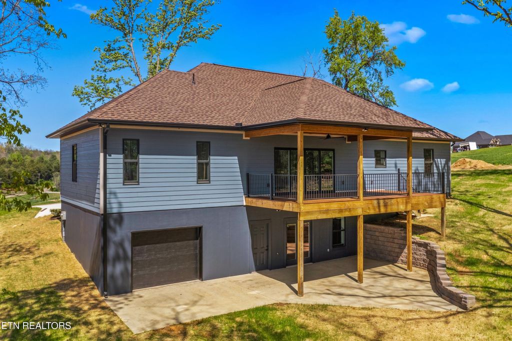 Photo of 322 Fairway Drive Dr, Dandridge, TN 37725 (MLS # 1297579)