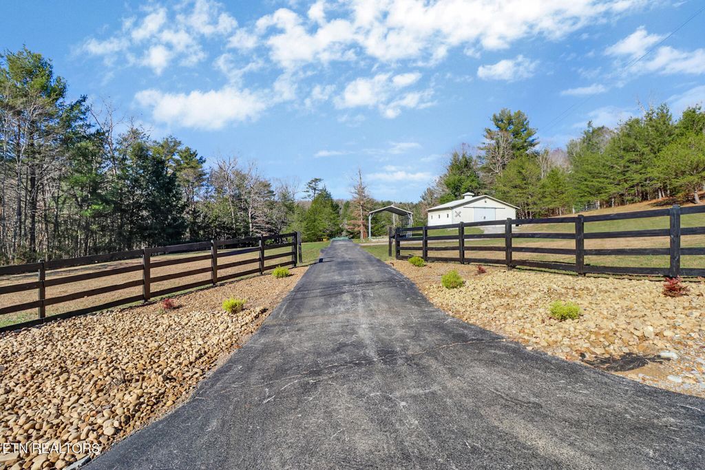 Photo of 694 Meridian Rd, Crossville, TN 38555 (MLS # 1322936)