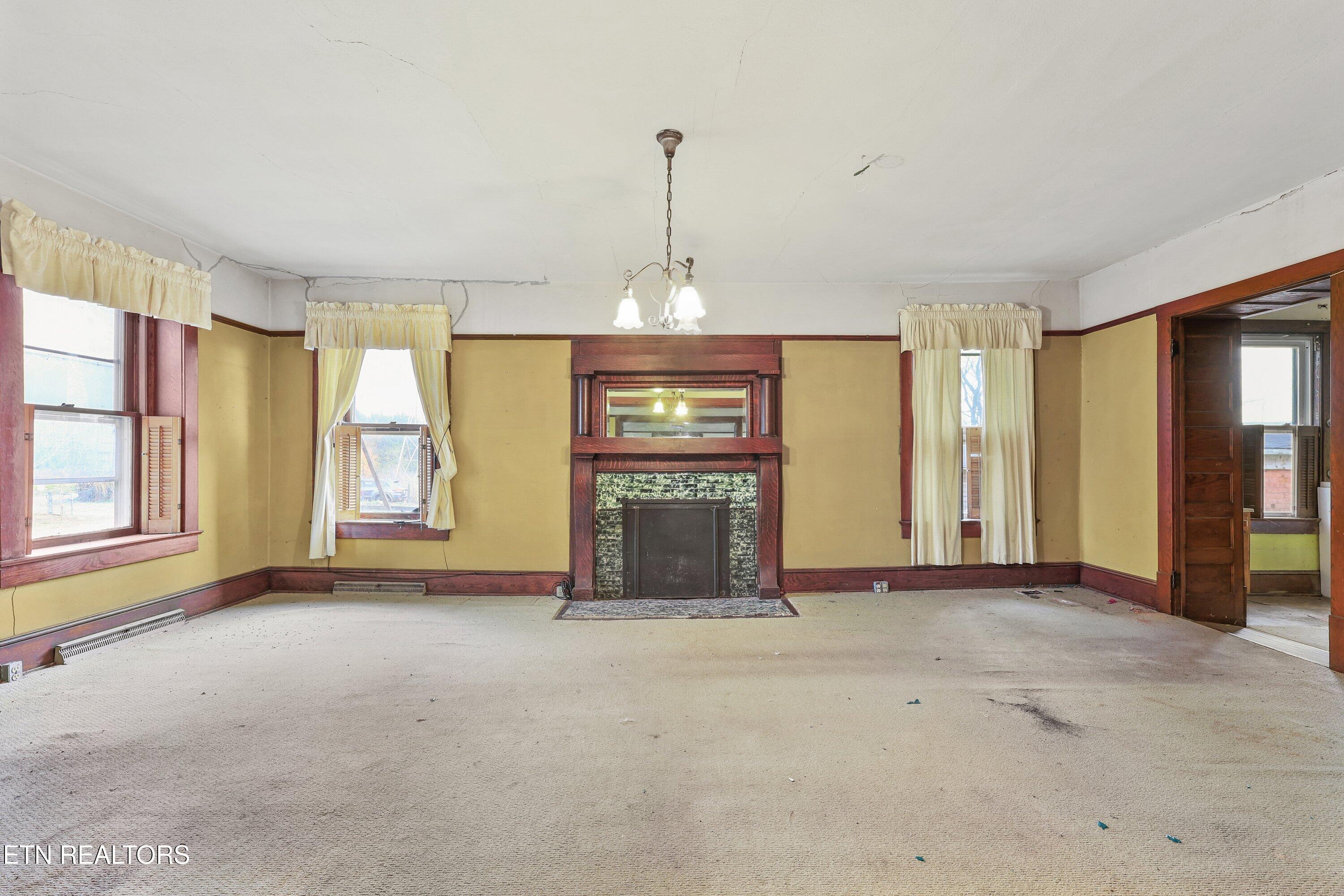 1305 Big Springs Rd