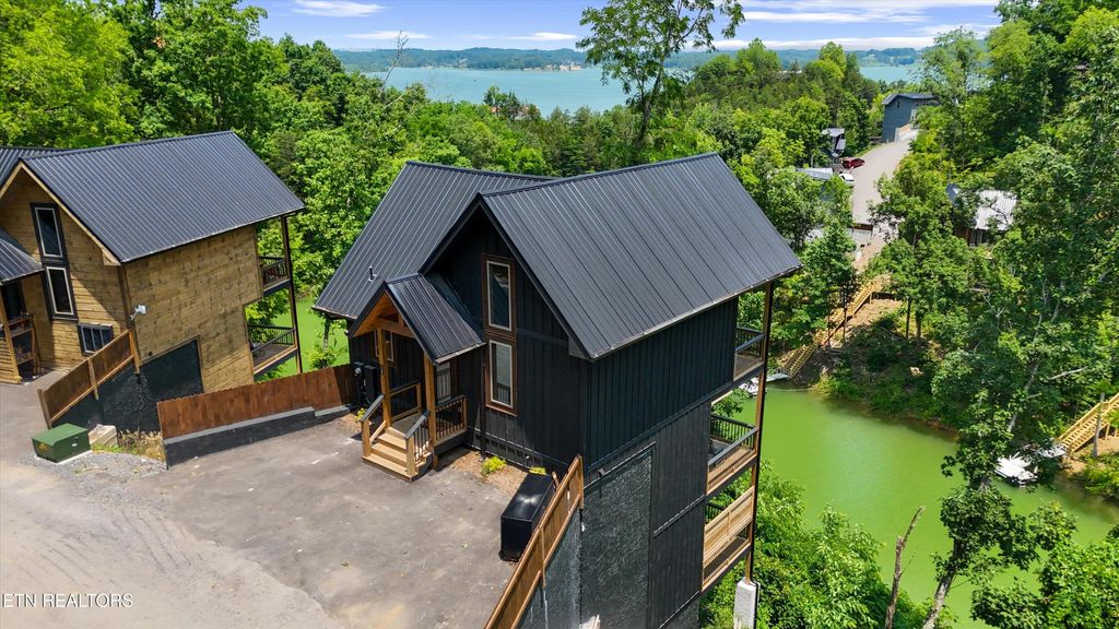 Photo of 130 Jolene Way, Sevierville, TN 37876 (MLS # 1329099)