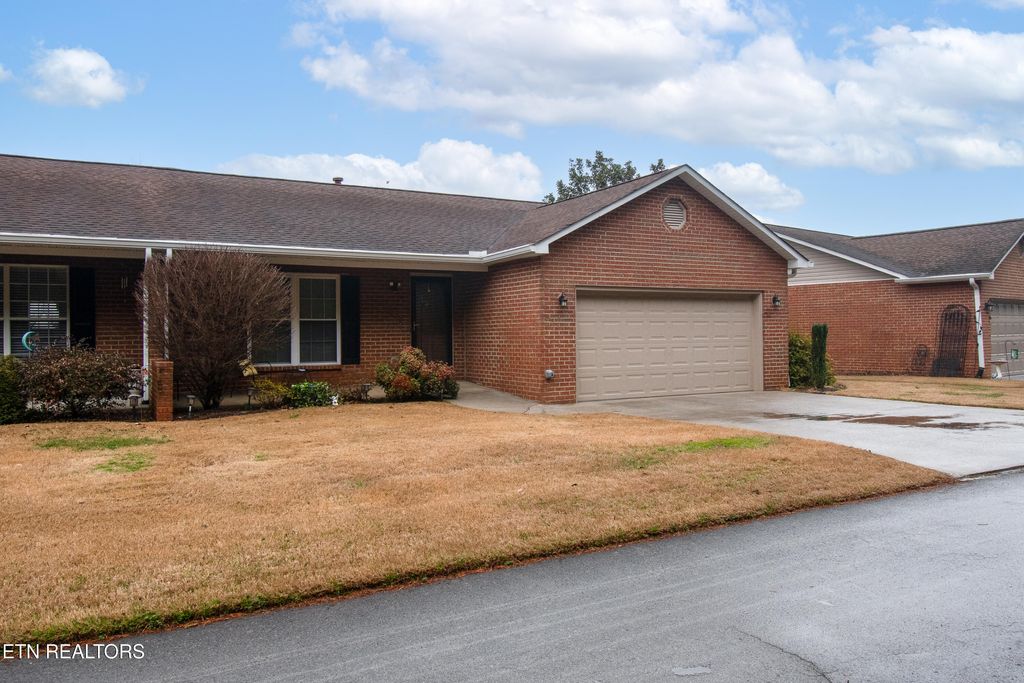 Photo of 815 Stetson Drive, Maryville, TN 37801 (MLS # 1330957)