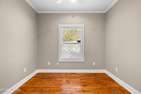 Tiny photo for 216 Peninsula Rd, Harriman, TN 37748 (MLS # 1321003)