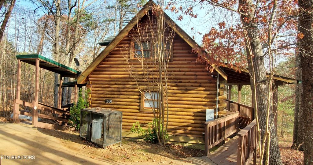 Photo of 1630 Scenic Woods Way, Sevierville, TN 37876 (MLS # 1322512)