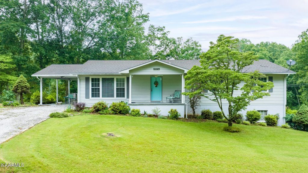 Photo of 256 Armes Chapel Rd, Wartburg, TN 37887 (MLS # 1230148)