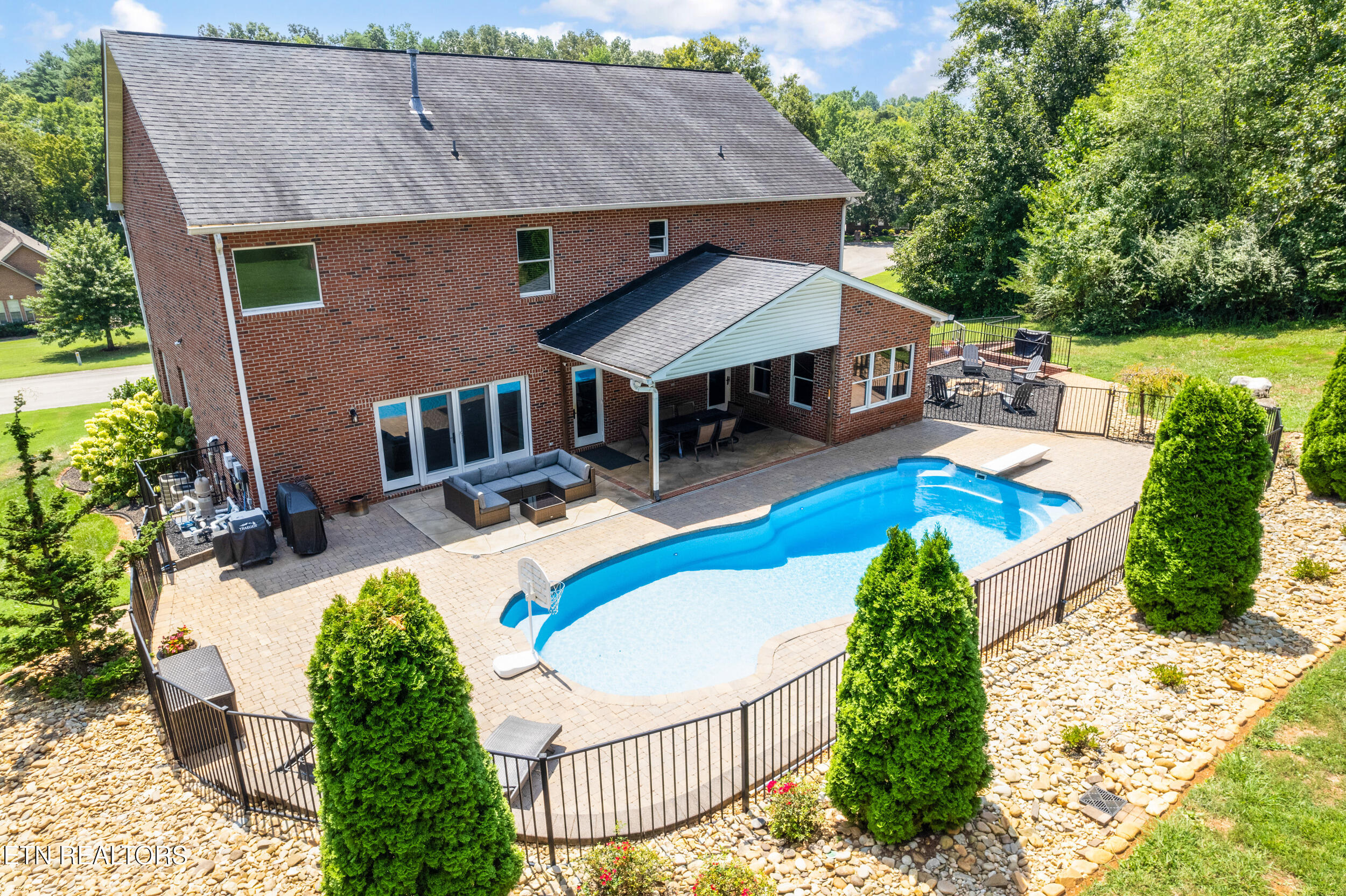 2613 Cross Creek Drive
