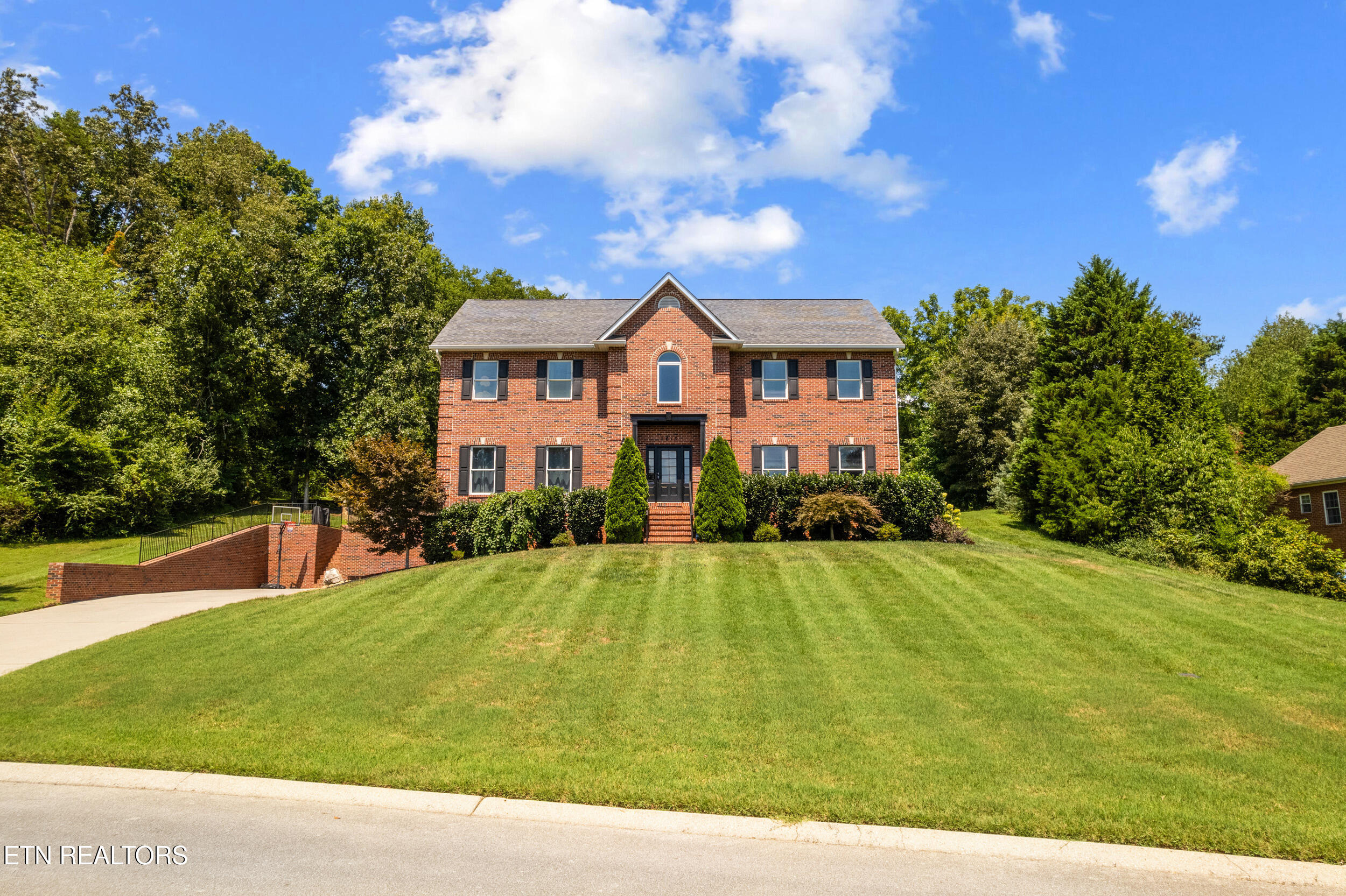 2613 Cross Creek Drive
