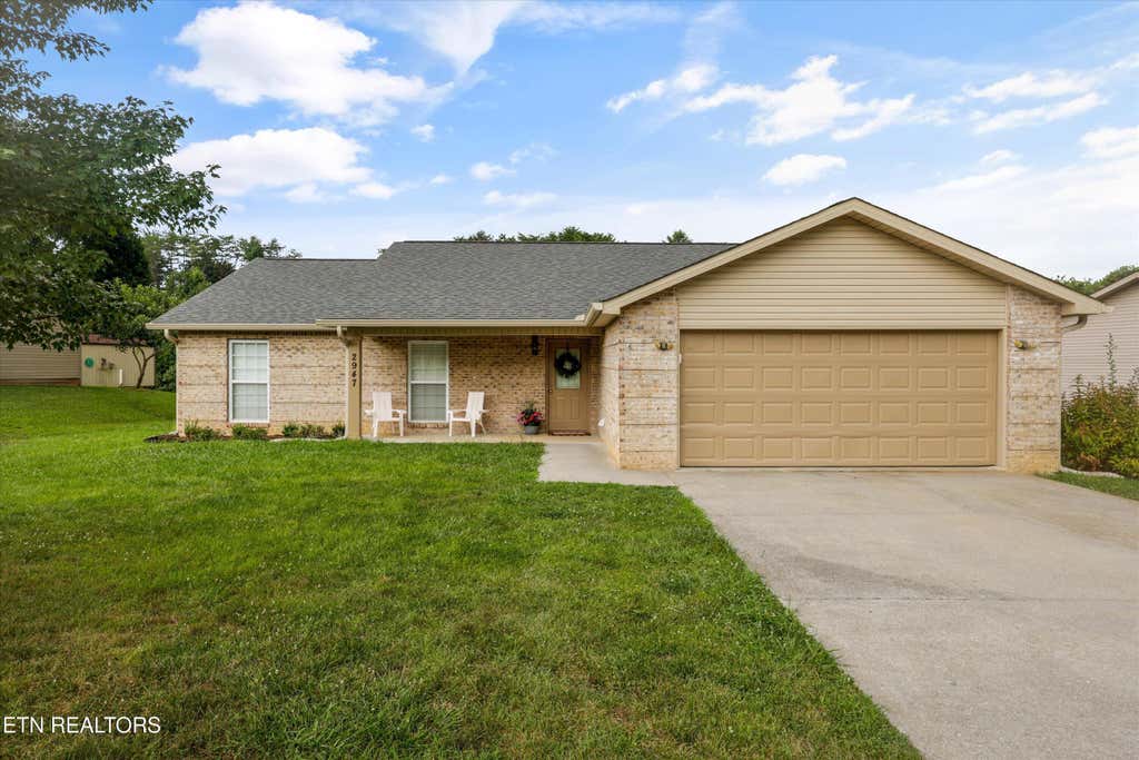 Photo of 2947 Country Meadows Lane, Maryville, TN 37803 (MLS # 1348740)