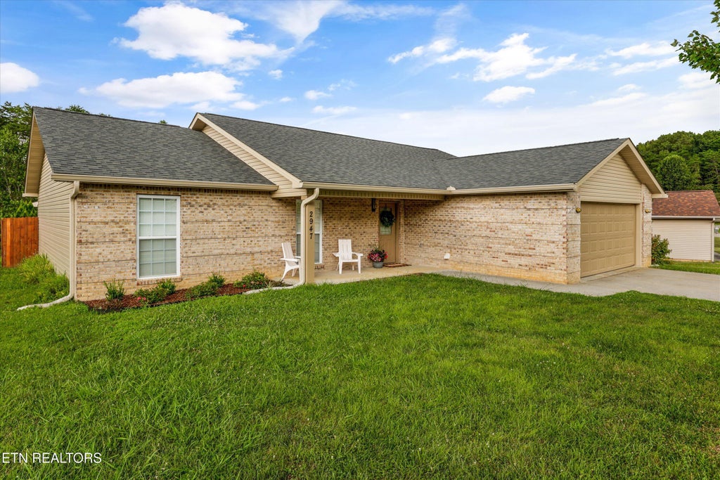Photo of 2947 Country Meadows Lane, Maryville, TN 37803 (MLS # 1348740)