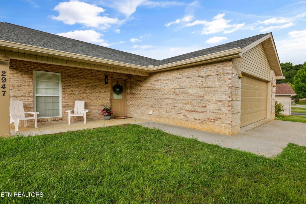 Photo of 2947 Country Meadows Lane, Maryville, TN 37803 (MLS # 1348740)