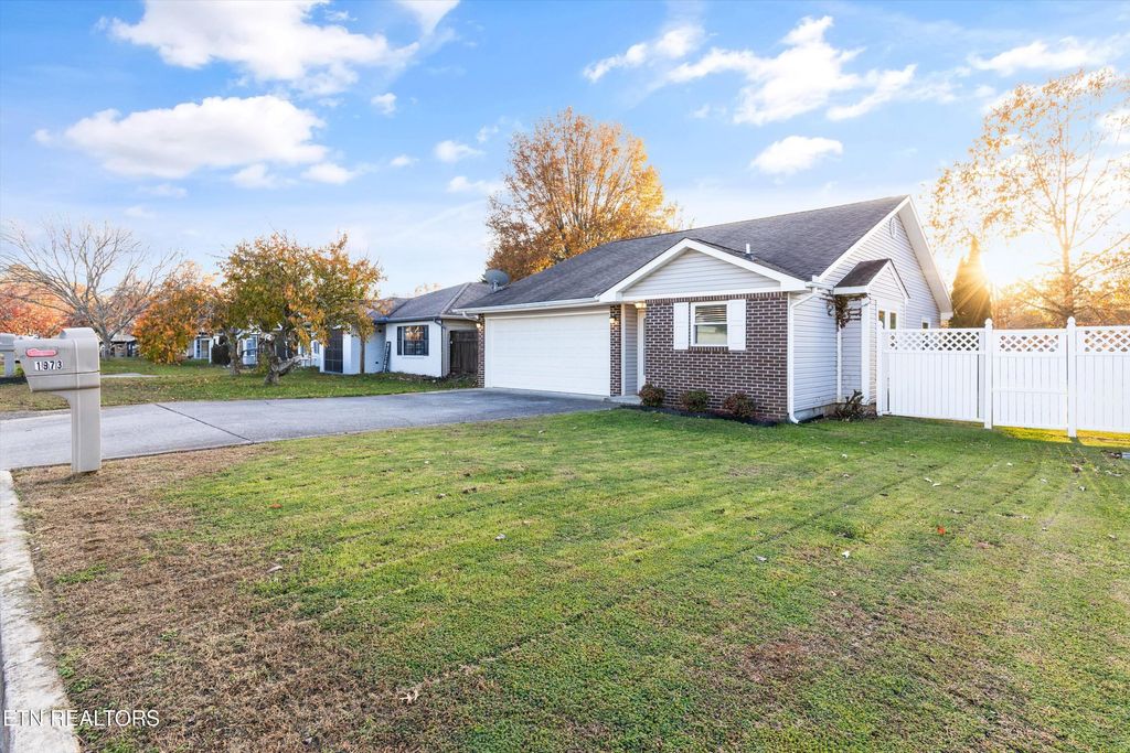 Photo of 1973 Victoria Lane, Alcoa, TN 37701 (MLS # 1283572)