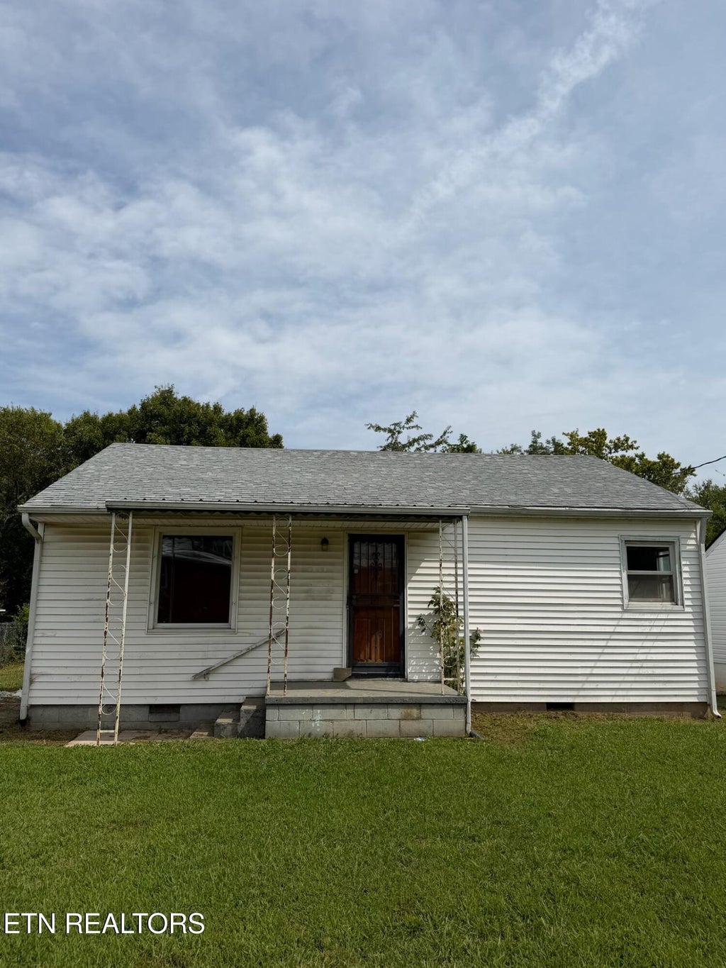 Photo of 3754 Speedway Circle, Knoxville, TN 37914 (MLS # 1353880)