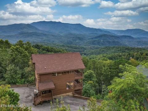 Photo of 1154 Villa Overlook Way, Gatlinburg, TN 37738 (MLS # 1338824)