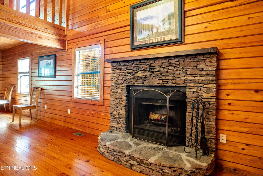 Photo of 126 Mountain Loft Rd, Townsend, TN 37882 (MLS # 1242863)