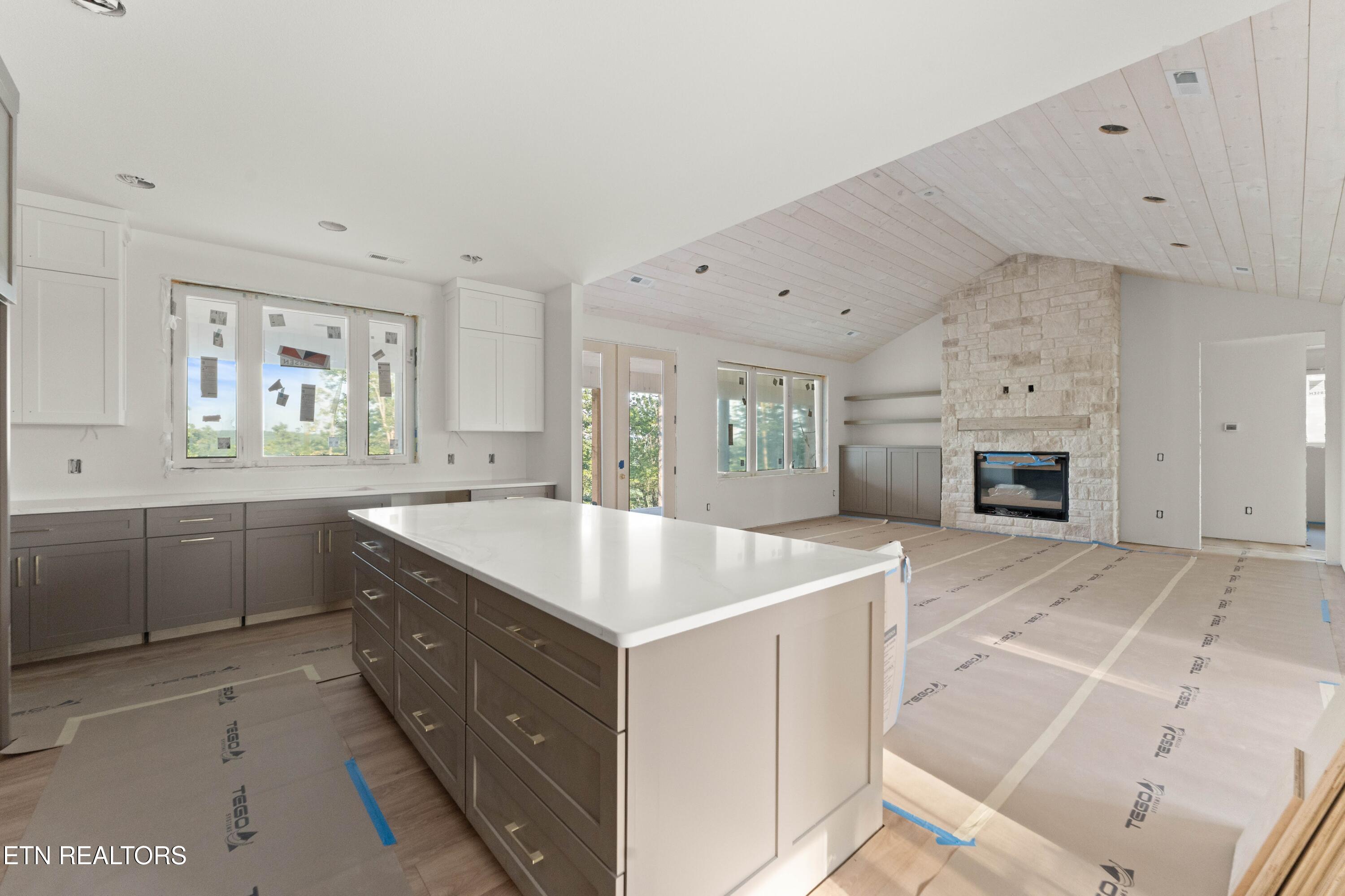 1015 Eastridge Pass