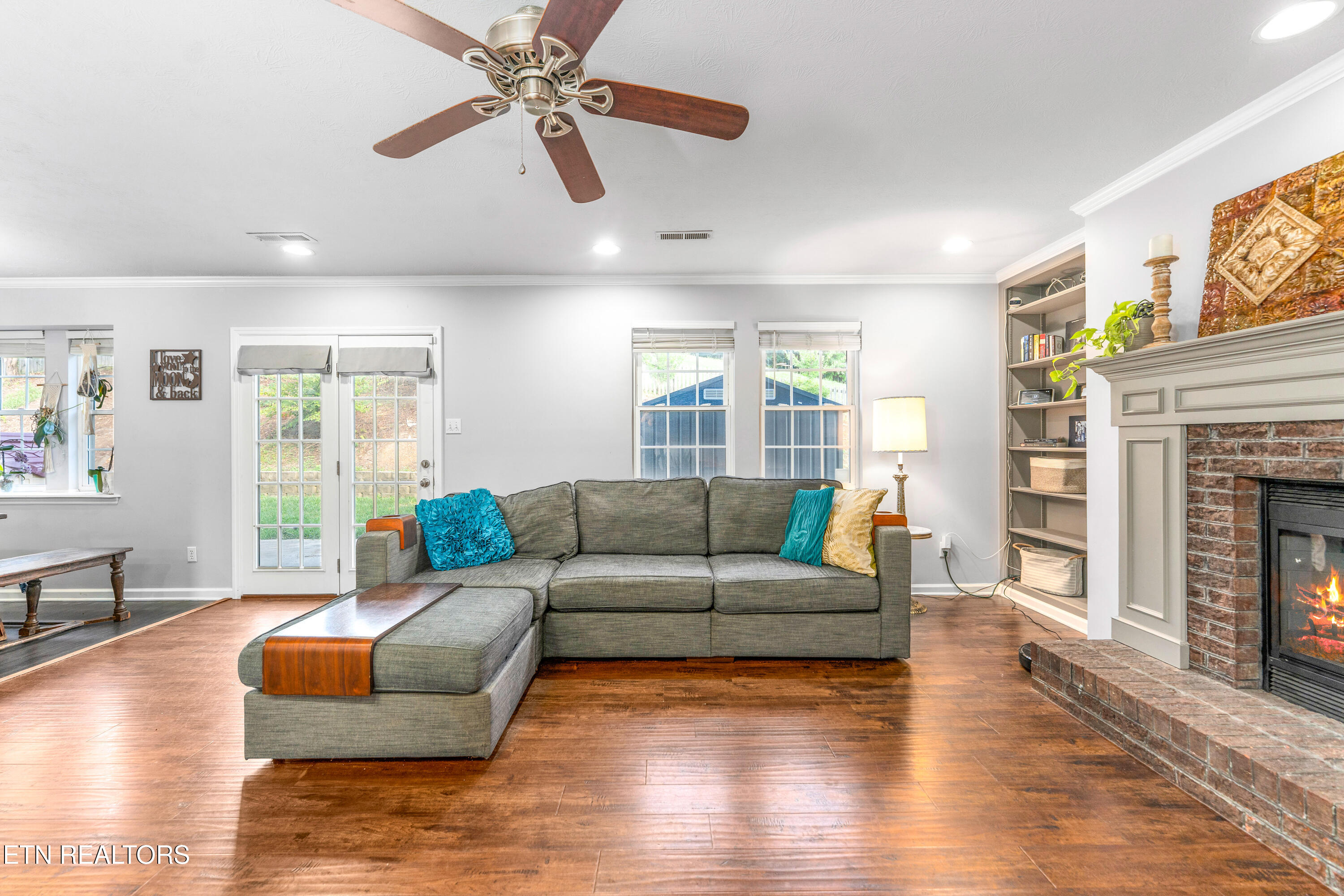 8225 Foxworth Tr