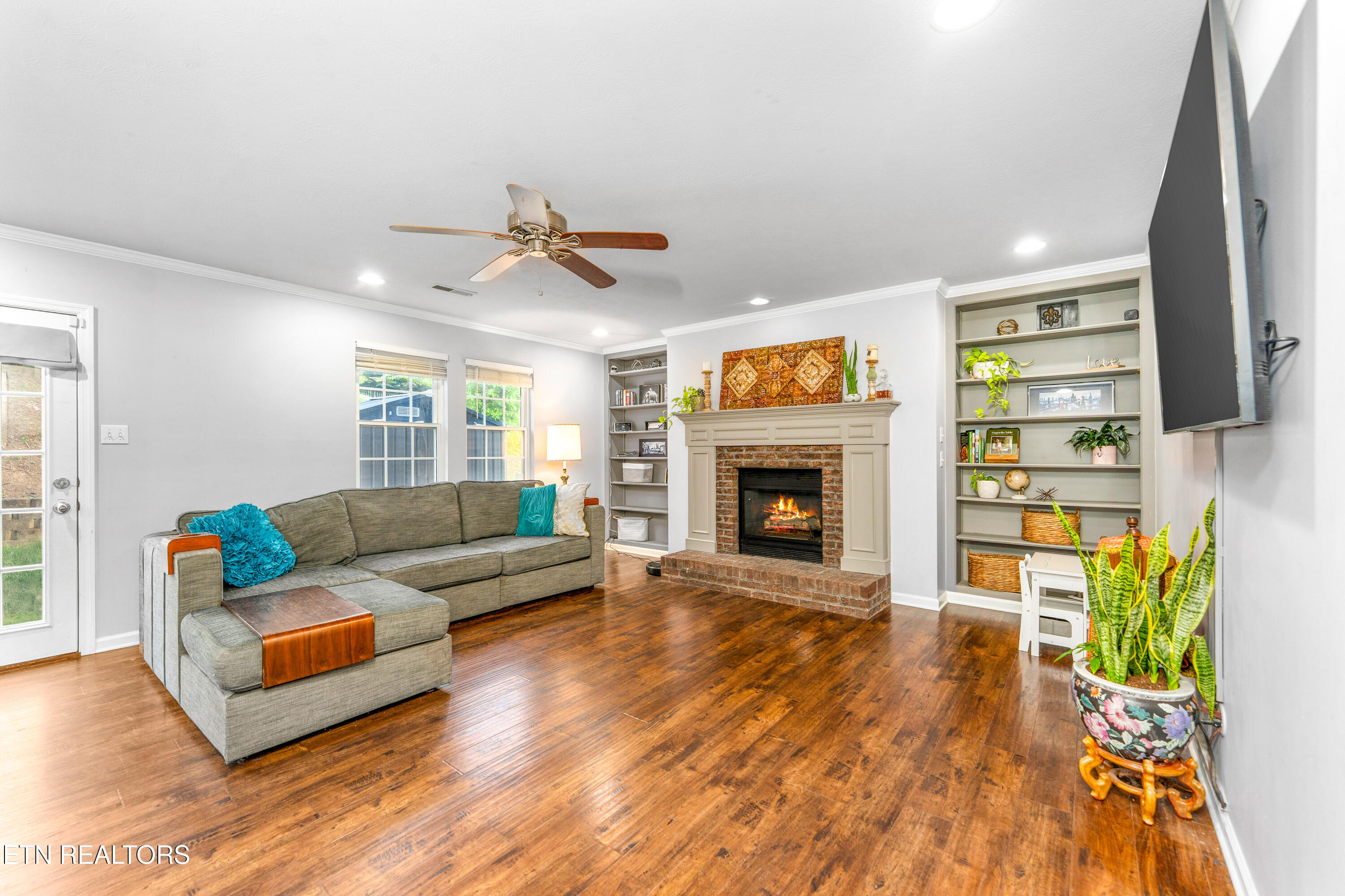 8225 Foxworth Tr