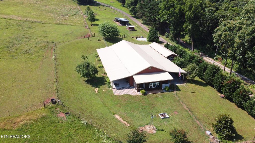Photo of 204 Knob Crossing, Madisonville, TN 37354 (MLS # 1306404)