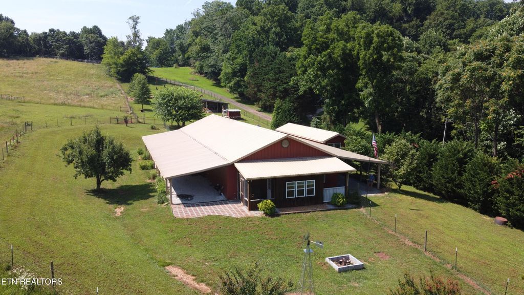 Photo of 204 Knob Crossing, Madisonville, TN 37354 (MLS # 1306404)
