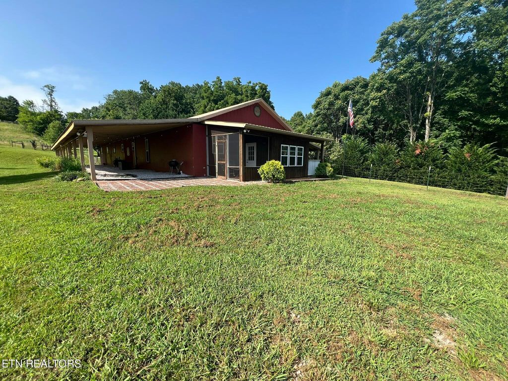 Photo of 204 Knob Crossing, Madisonville, TN 37354 (MLS # 1306404)