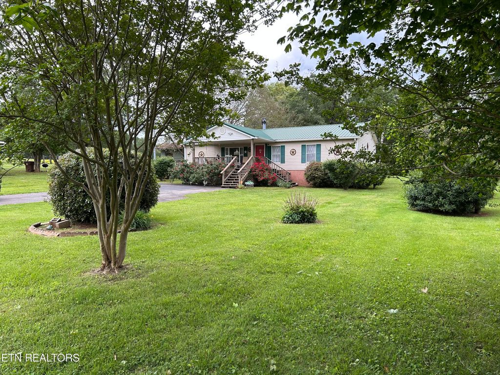 Photo of 528 Hill St, Madisonville, TN 37354 (MLS # 1300759)