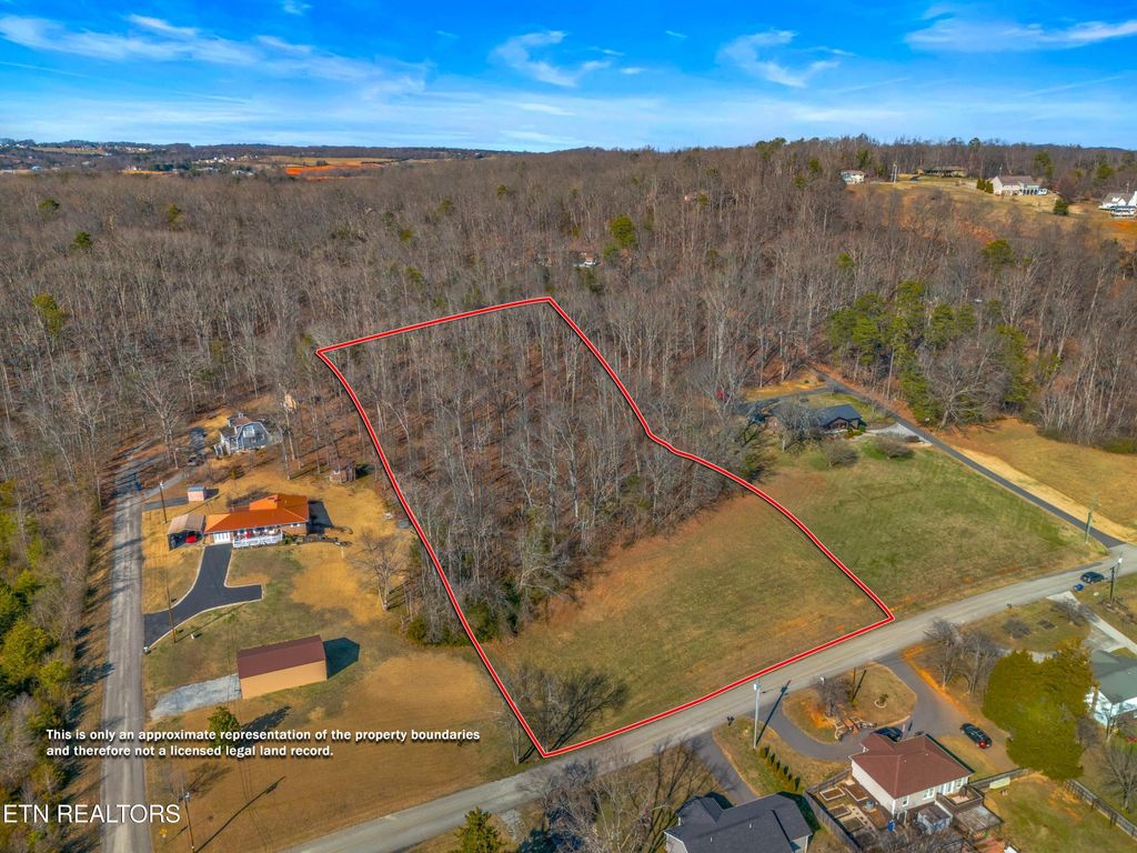 Photo of 312 E Cross Rd, Dandridge, TN 37725 (MLS # 1327033)