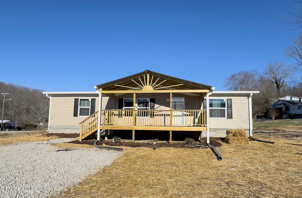 Photo of 837 Kelly Rd, Oliver Springs, TN 37840 (MLS # 1287649)