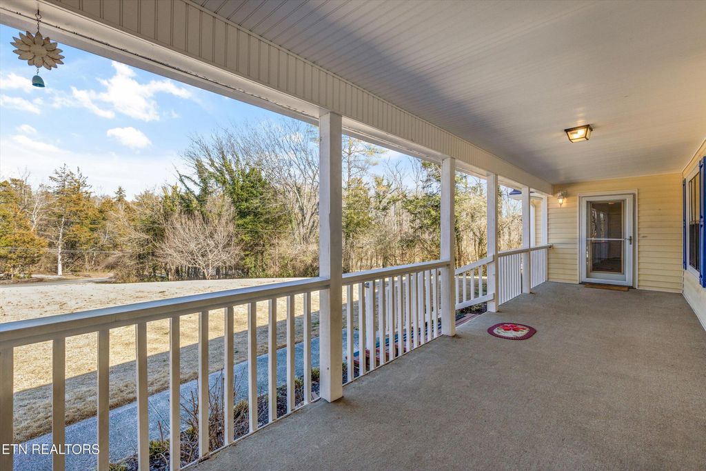 Photo of 917 Eagle Bend Rd, Clinton, TN 37716 (MLS # 1291724)