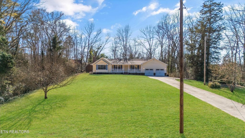 Photo of 917 Eagle Bend Rd, Clinton, TN 37716 (MLS # 1291724)