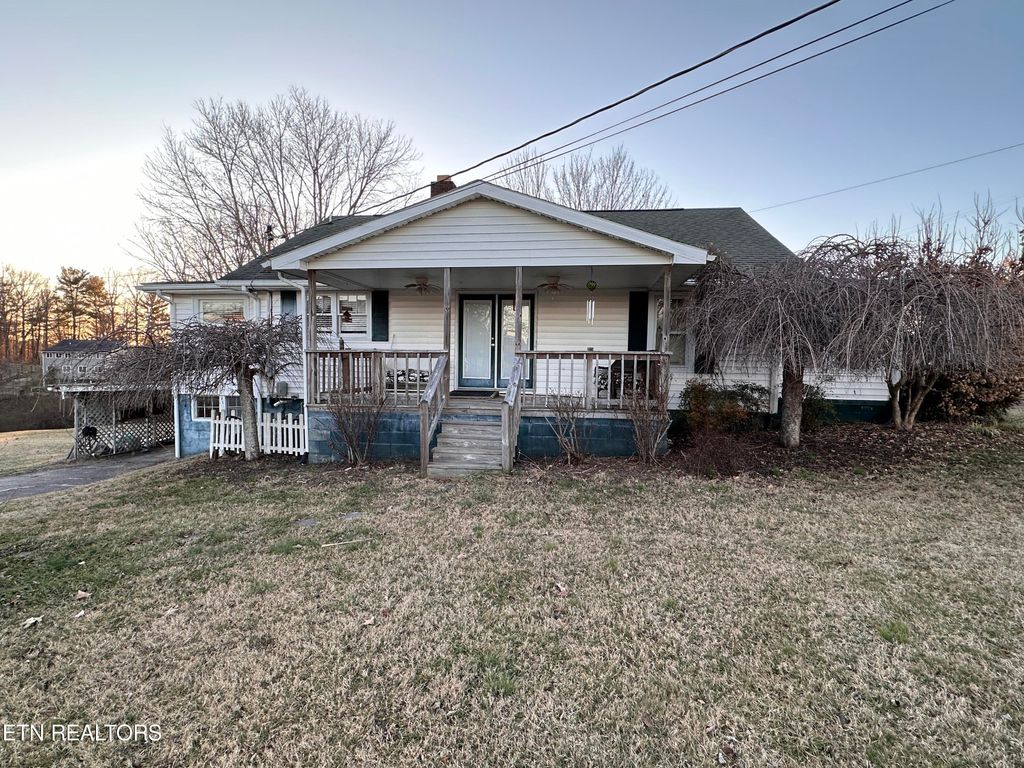 Photo of 134 Spring St, Wartburg, TN 37887 (MLS # 1252476)
