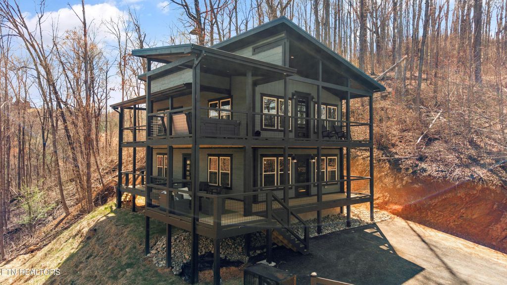 Photo of 3244 Emerald Springs Loop, Sevierville, TN 37862 (MLS # 1334302)