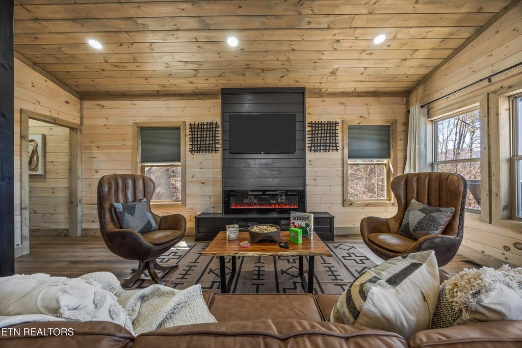 Photo of 3244 Emerald Springs Loop, Sevierville, TN 37862 (MLS # 1334302)