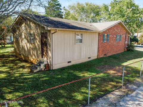 Tiny photo for 1370 Russell Lane, Lenoir City, TN 37772 (MLS # 1359238)