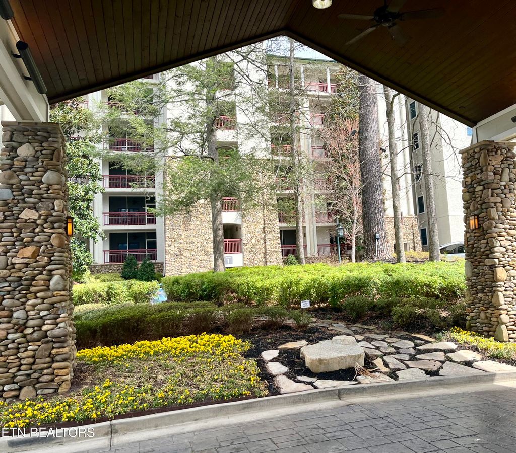 Photo of 212 Dollywood Lane #155, Pigeon Forge, TN 37863 (MLS # 1335565)
