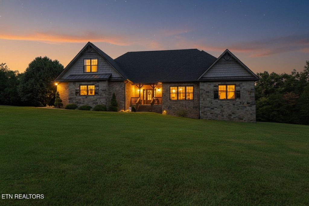 Photo of 159 N Victor Way, Crossville, TN 38555 (MLS # 1339543)
