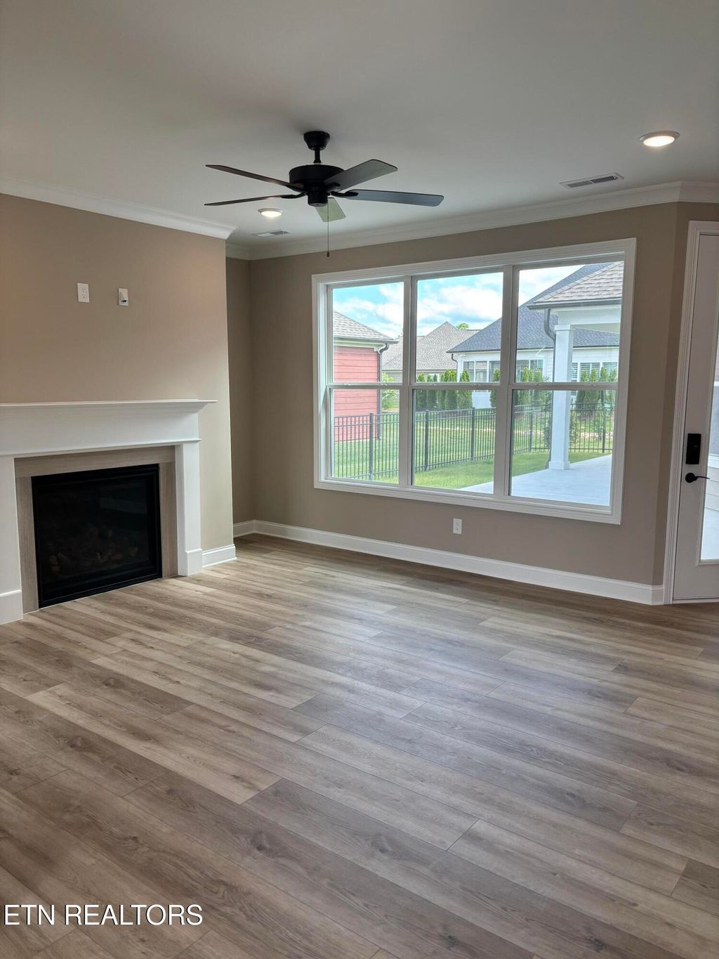 Photo of 113 Honeysuckle Drive, Lenoir City, TN 37771 (MLS # 1339570)