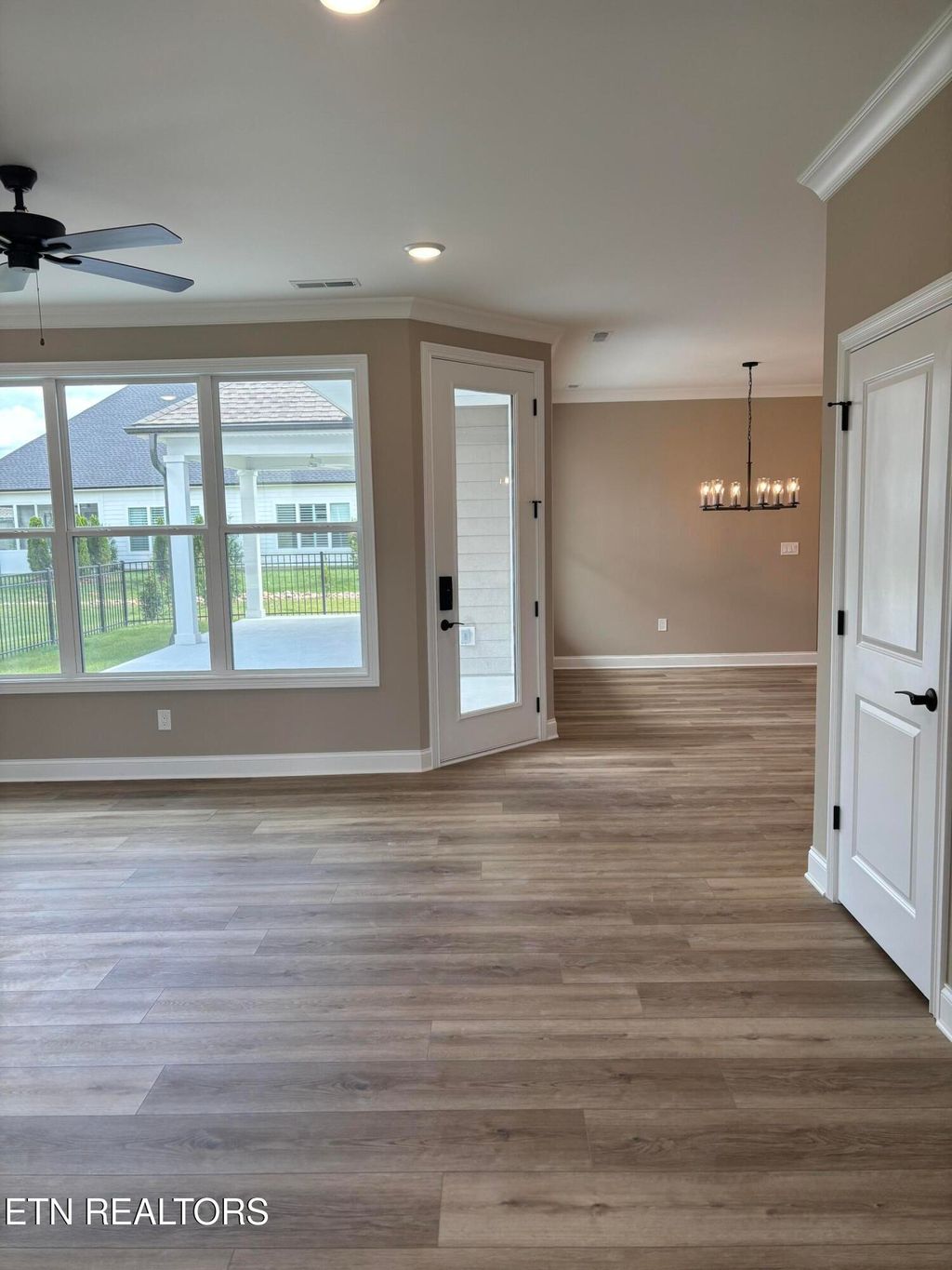 Photo of 113 Honeysuckle Drive, Lenoir City, TN 37771 (MLS # 1339570)