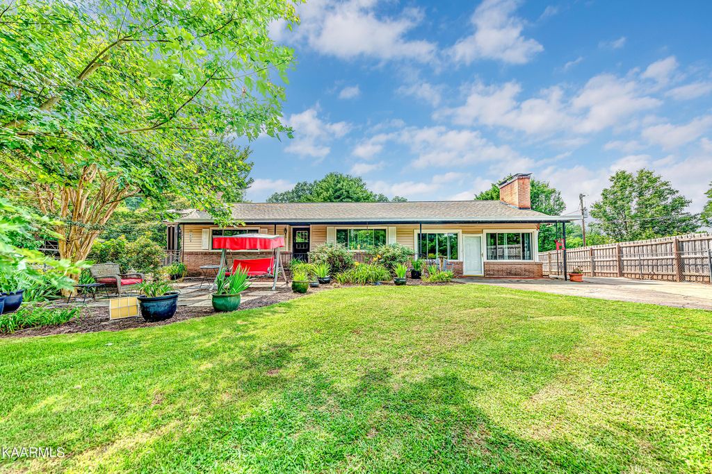 Photo of 1034 Kirk Rd, Greenback, TN 37742 (MLS # 1233775)