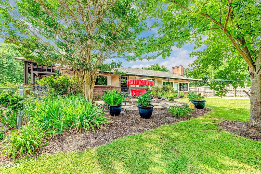 Photo of 1034 Kirk Rd, Greenback, TN 37742 (MLS # 1233775)