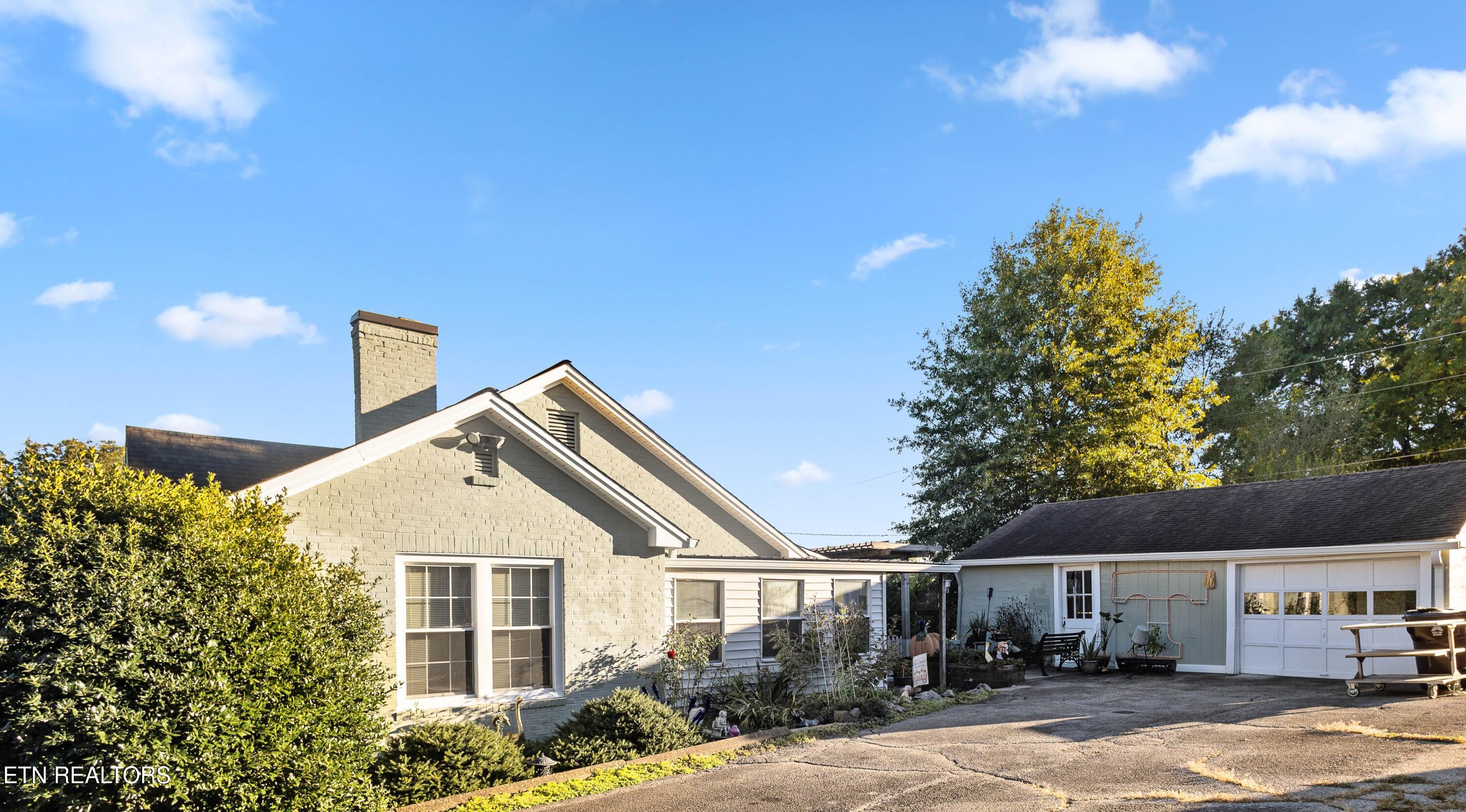 213 Boxwood Ave