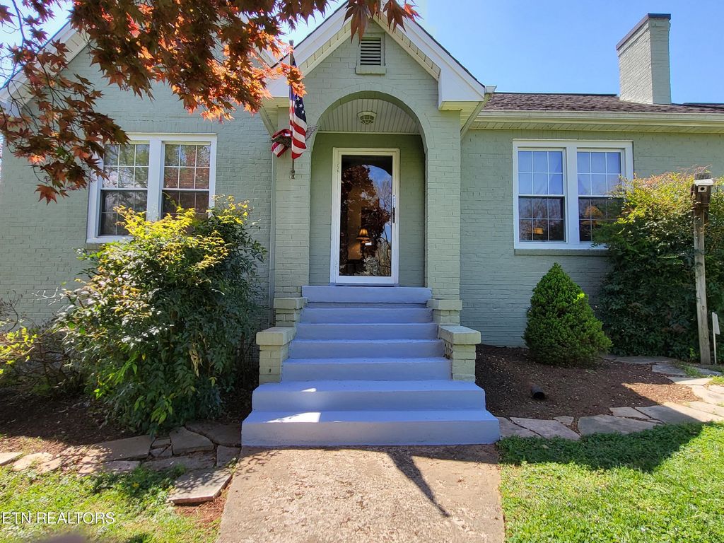 Photo of 213 Boxwood Ave, Alcoa, TN 37701 (MLS # 1290209)