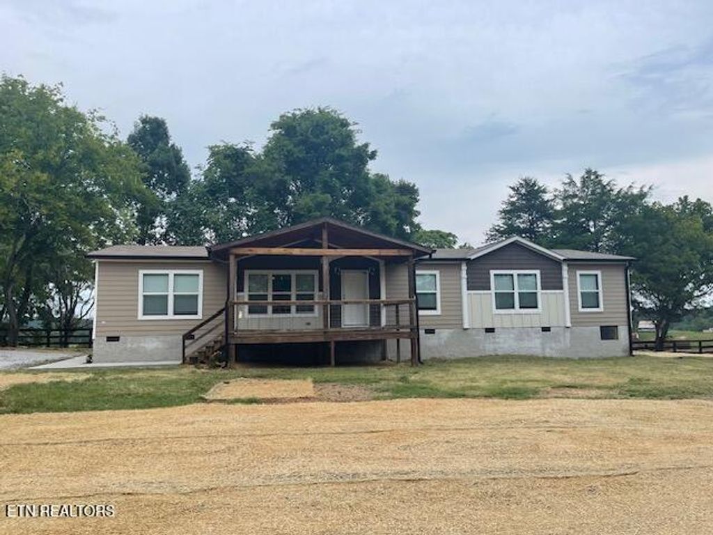 Photo of 215 Lees Chapel Road Rd, Sweetwater, TN 37874 (MLS # 1313303)