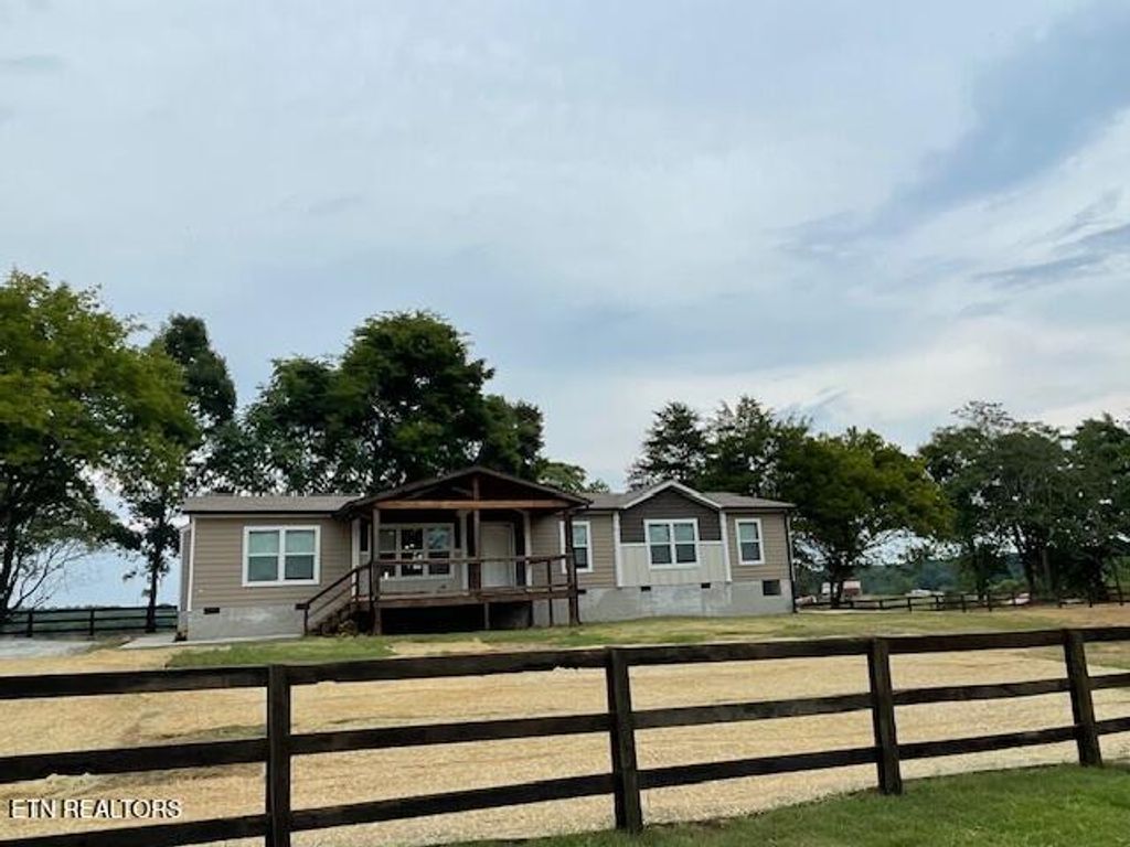 Photo of 215 Lees Chapel Road Rd, Sweetwater, TN 37874 (MLS # 1313303)