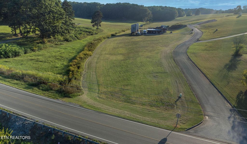 Photo of 261 Garden Ln Lane, Loudon, TN 37774 (MLS # 1316134)