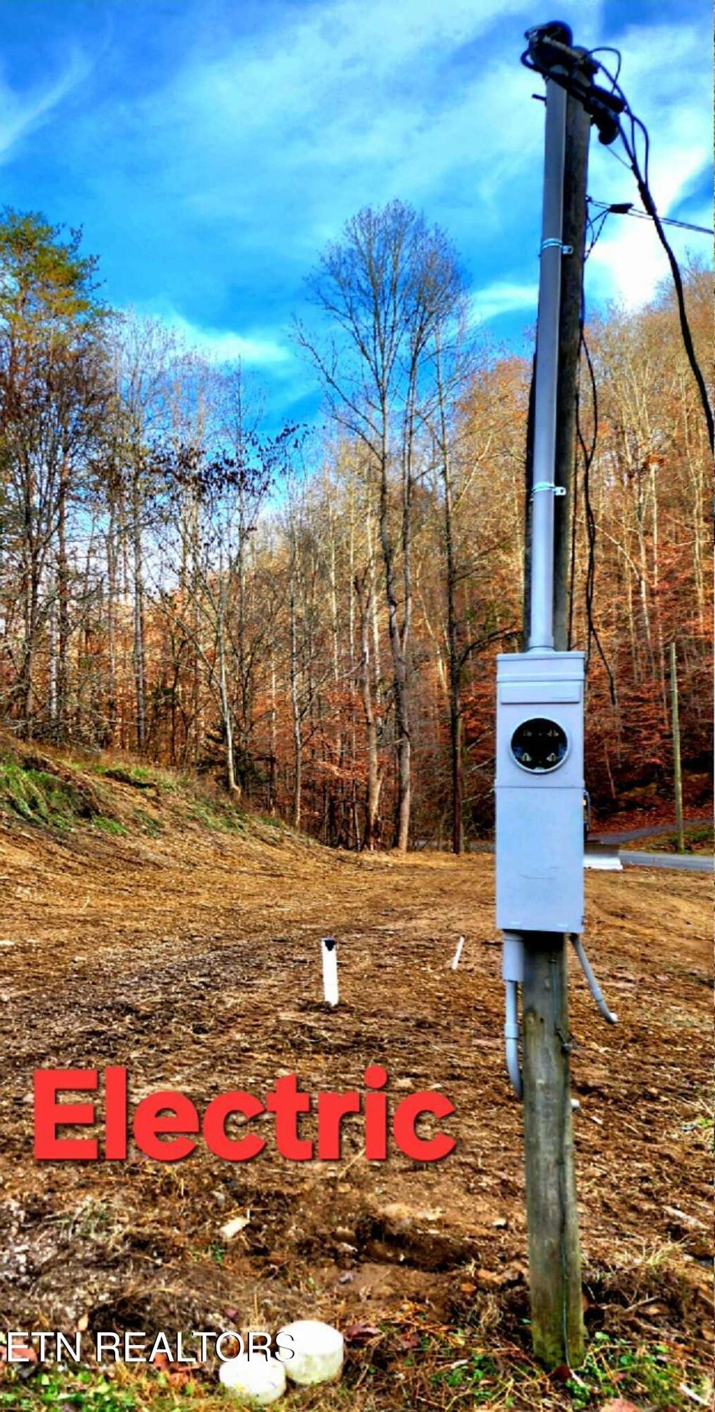 Photo of 2393 Lower Rinehart Rd, Dandridge, TN 37725 (MLS # 1327363)