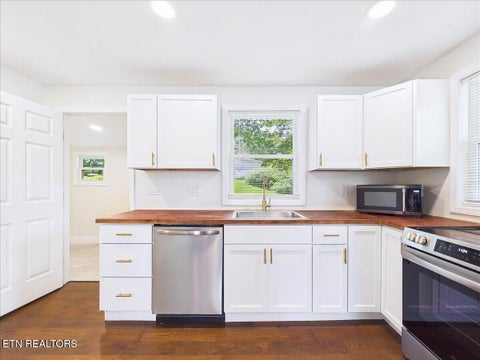 Tiny photo for 1109 N Price St, Sweetwater, TN 37874 (MLS # 1350049)