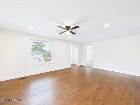 Tiny photo for 1109 N Price St, Sweetwater, TN 37874 (MLS # 1350049)