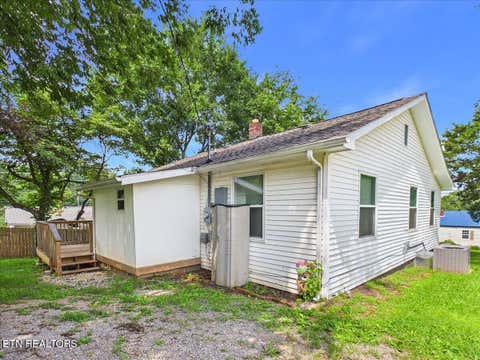 Tiny photo for 1109 N Price St, Sweetwater, TN 37874 (MLS # 1350049)