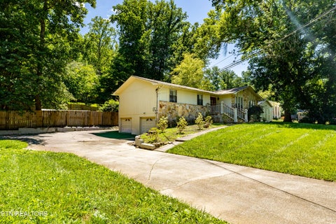 Tiny photo for 6704 Ottari Drive, Knoxville, TN 37918 (MLS # 1344461)