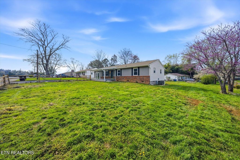 Photo of 717 Birchbrook Drive, Knoxville, TN 37918 (MLS # 1333903)